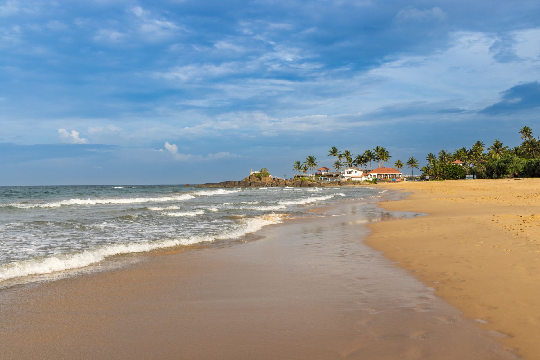 Mirissa Drop: Via Bentota & Weligama
