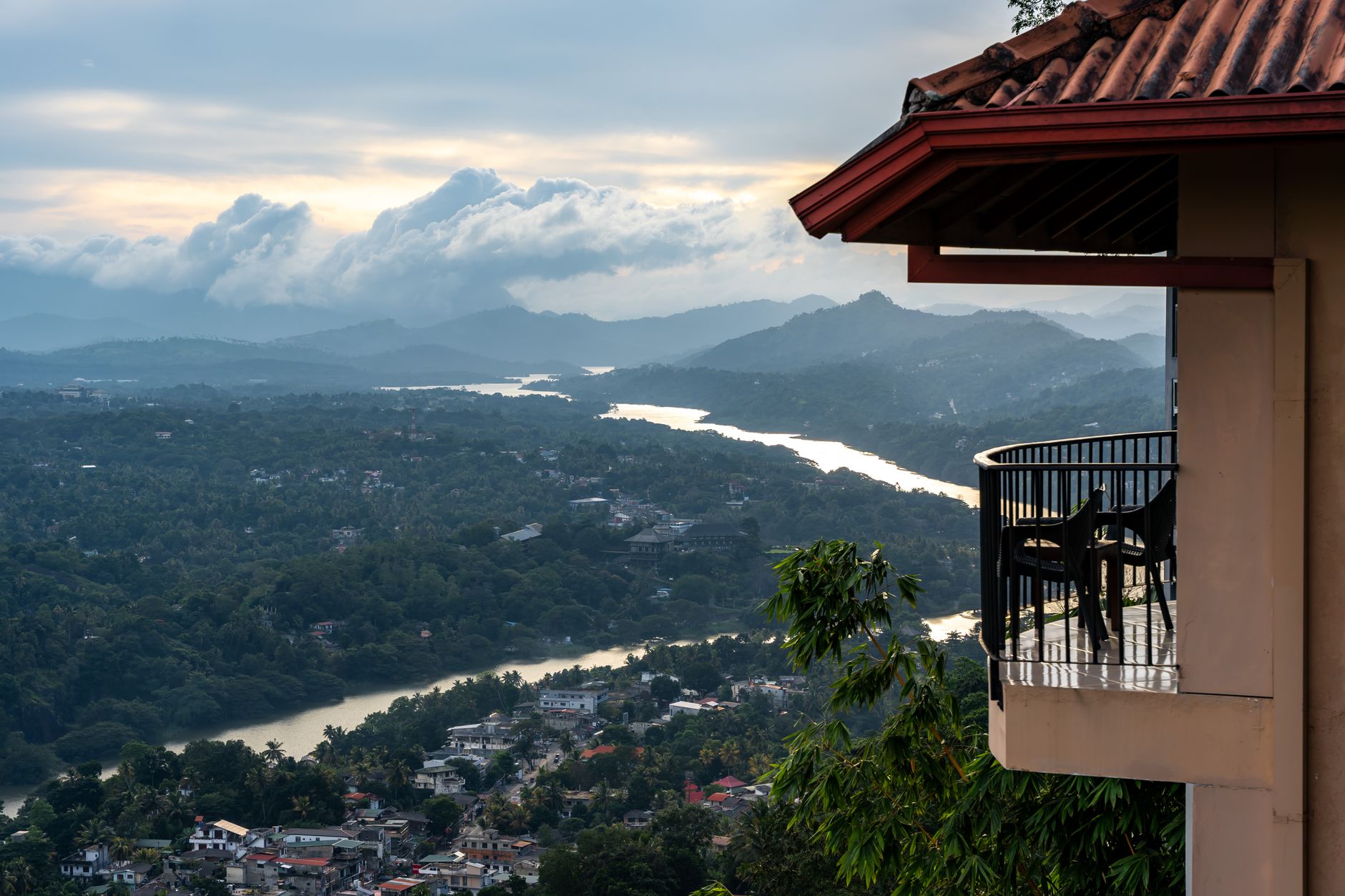 Kandy Drop: From Sigiriya / Dambulla